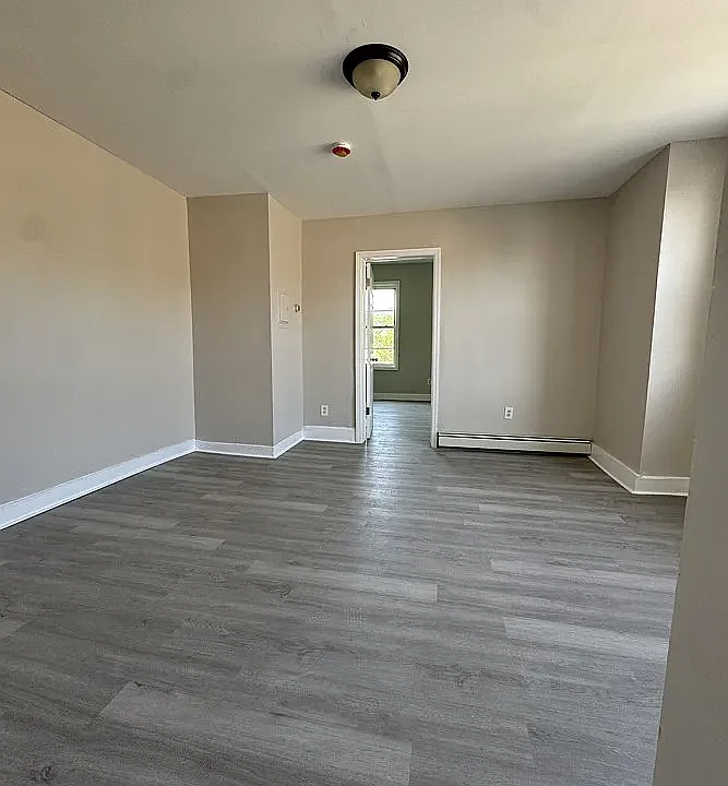 2 bed, 800 sqft, $2,049 — Photo 2