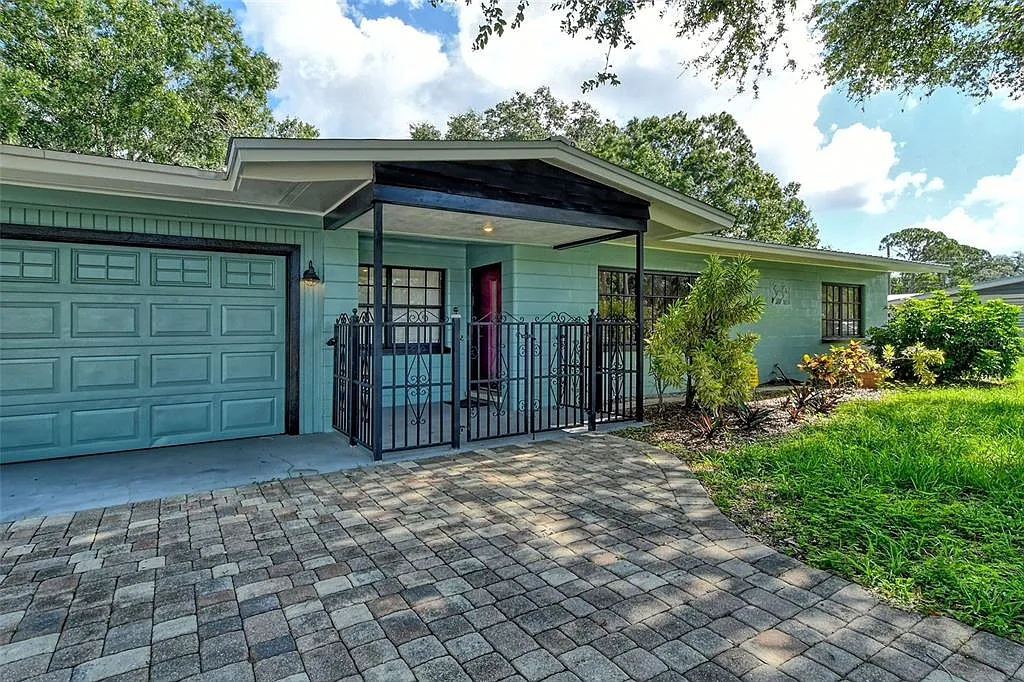 2 bed, 2.0 bath, 1618 sqft, $2,350 — Photo 2