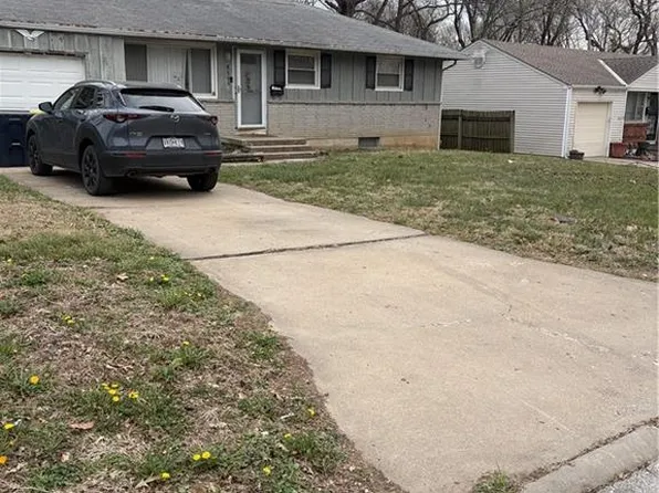 8605 Cambridge Ave, Kansas City, MO 64138