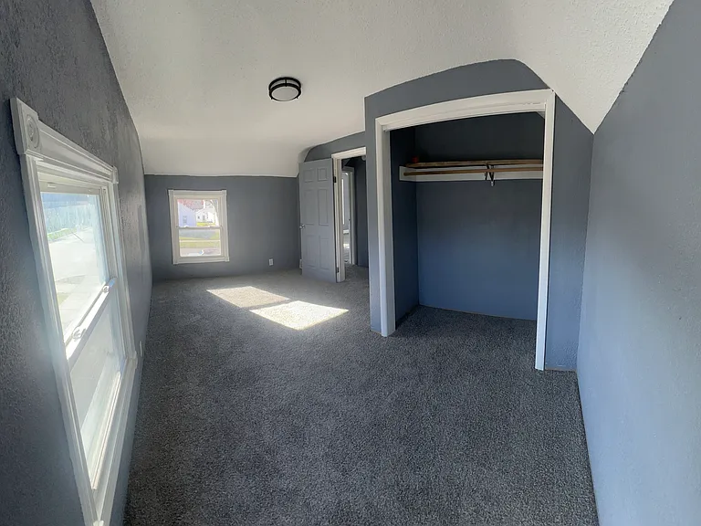 BEDROOM #2 (UPSTAIRS)