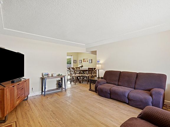 4th image of 18232 SE Clinton St