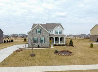 16719 Hawk Creek Cir, Westfield, IN 46074