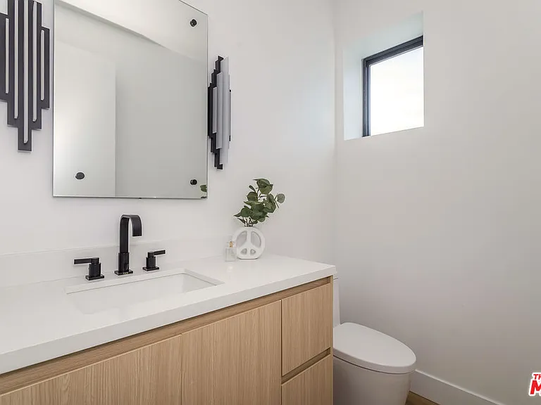 1318 N Vista St — Photo 13