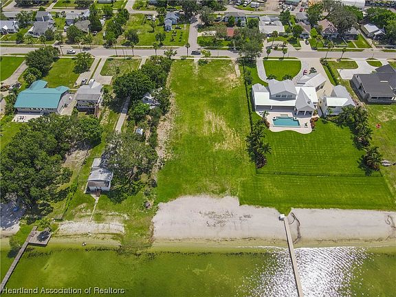 5th image of 2291 Lakeview Dr