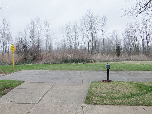 3rd image of 25030 Leroy St