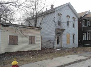 82 Prospect St, Amsterdam, NY 12010
