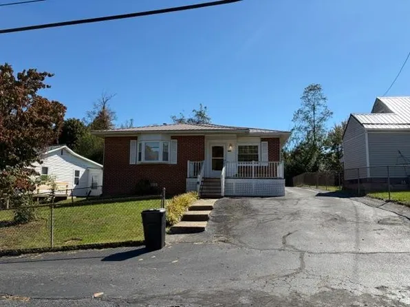 305 Sansom Ave, Wayne, WV 25570