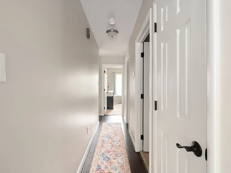 1902 Cambridge Dr — Photo 17