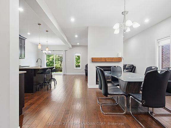 3rd image of 3361 Paulpeel Ave