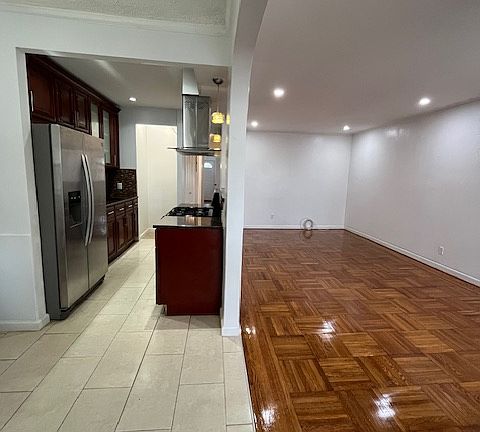 3rd image of 4508 Glendale Ct Floor 2