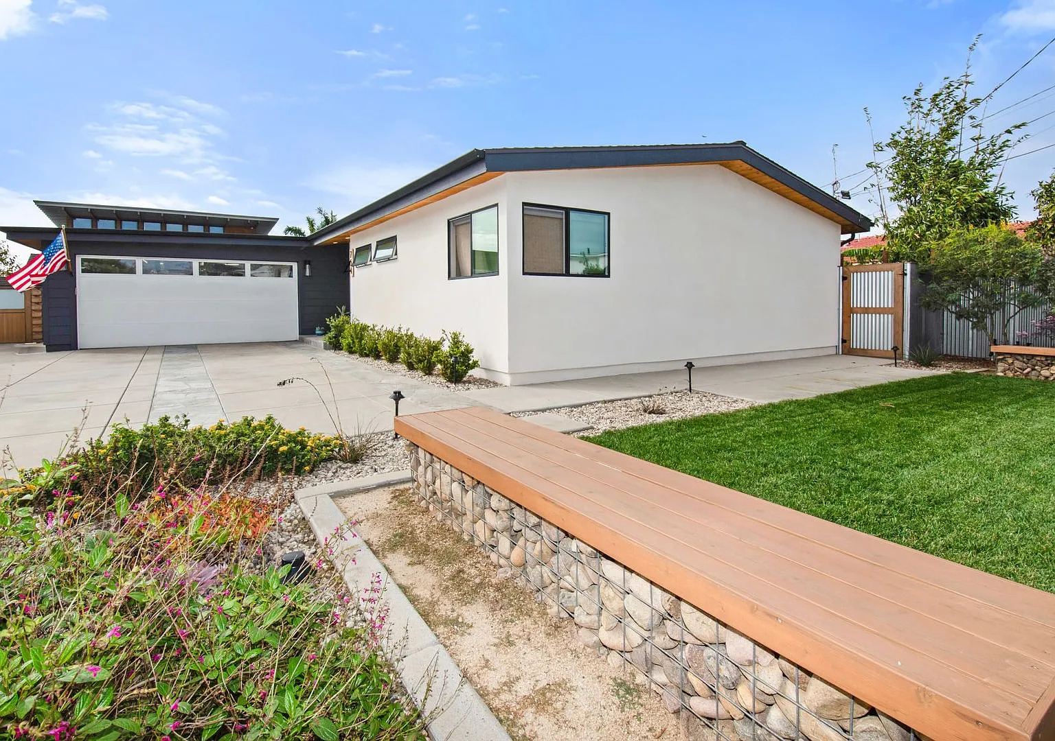 Long Term Unfurnished Corner Lot Home in Imperial Beach! — Photo 1