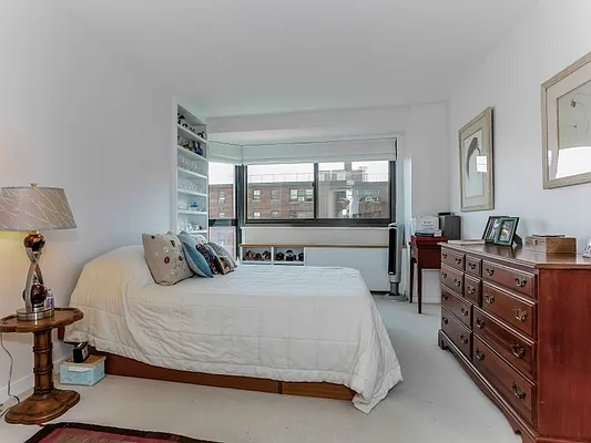 Sold by Sotheby's International Realty | media 20