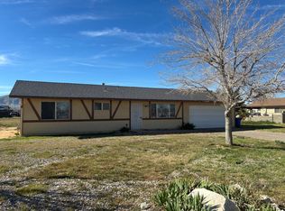 22219 Sioux Rd, Apple Valley, CA 92308