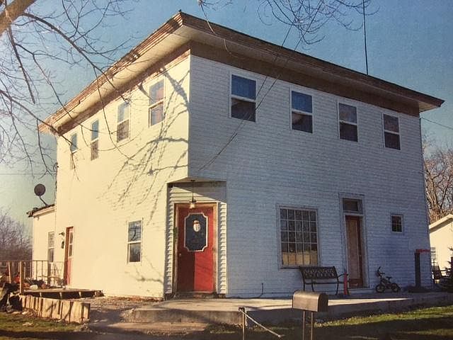 1st image of 237 S Oak St