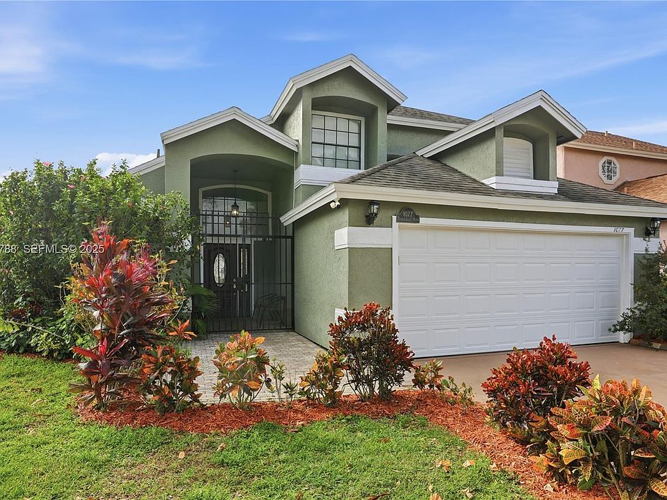 1st image of 1077 Summer Lakes Dr