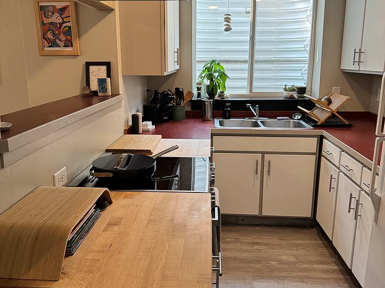 618 N Black Ave #1/2 — Photo 5