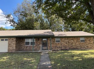 915 N Dale Ave, Stephenville, TX 76401