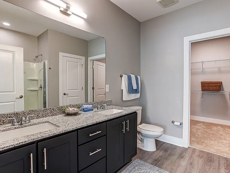 Barclay Place Apartments — Photo 6