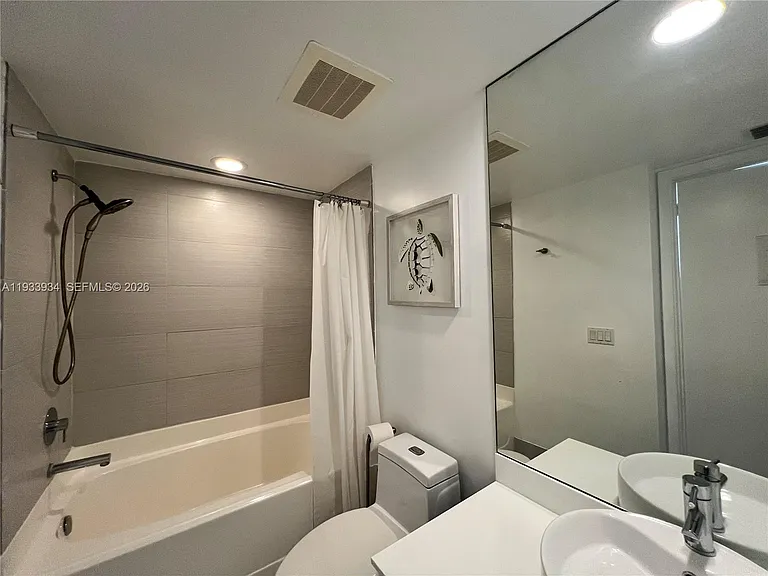 31 SE 6th St #703 — Photo 12