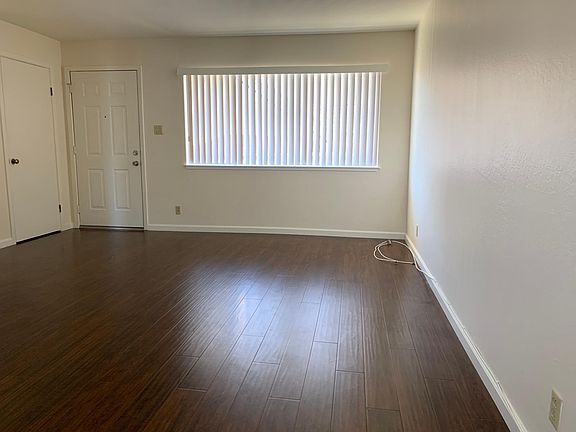 4th image of 221 N Ellsworth Ave APT 2