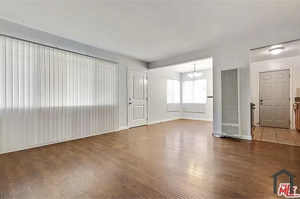 3 bed, 936 sqft, $2,600 — Photo 4