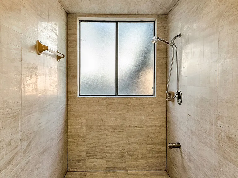 306 Country Wood Dr — Photo 11