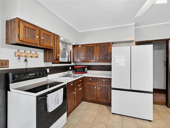 5th image of 2509 Thomas St