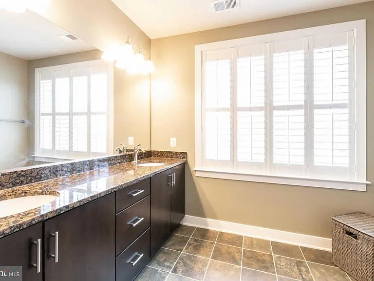 2203 Richmond Hwy #101 — Photo 17
