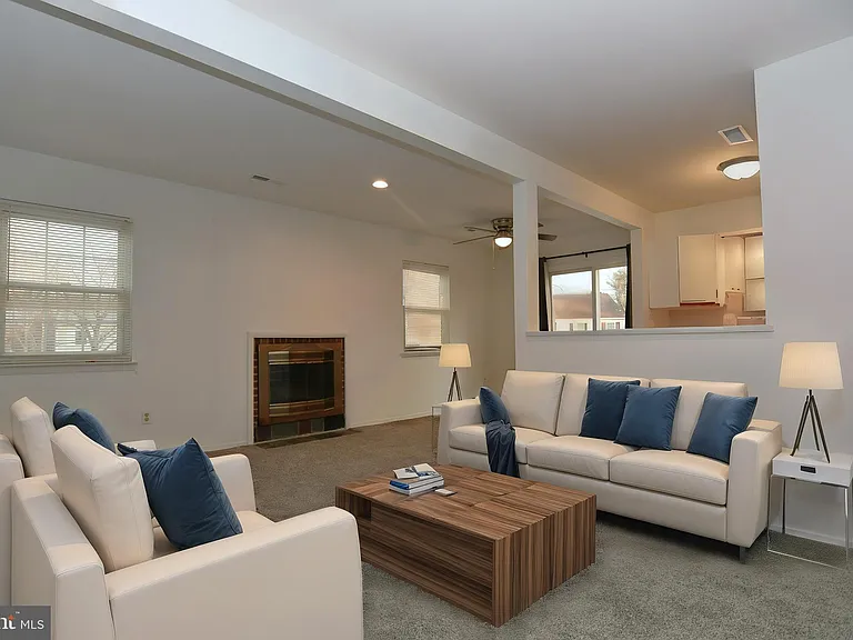 205B Cricklewood Cir — Photo 4