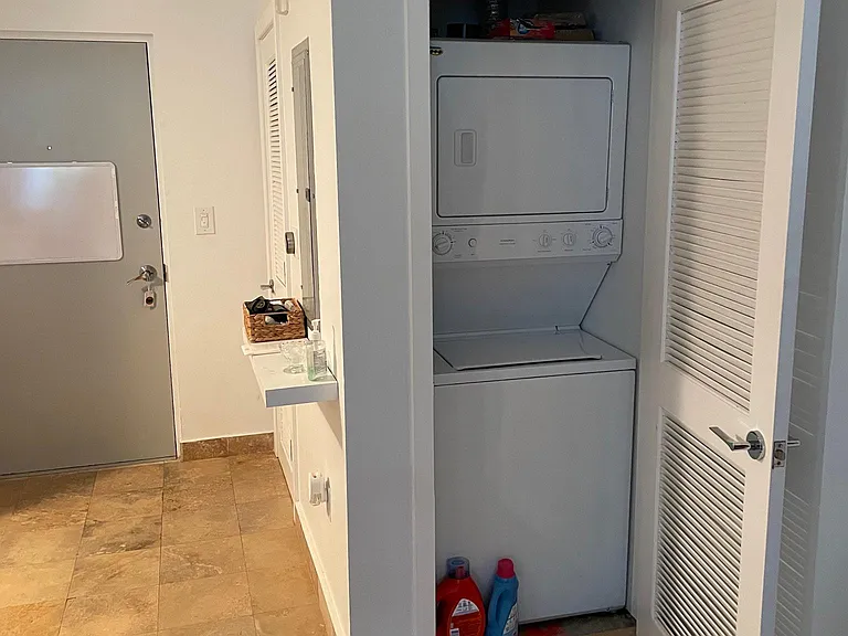 3339 Virginia St — Photo 6