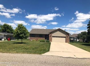 23307 Rochelle St, Macomb, MI 48042