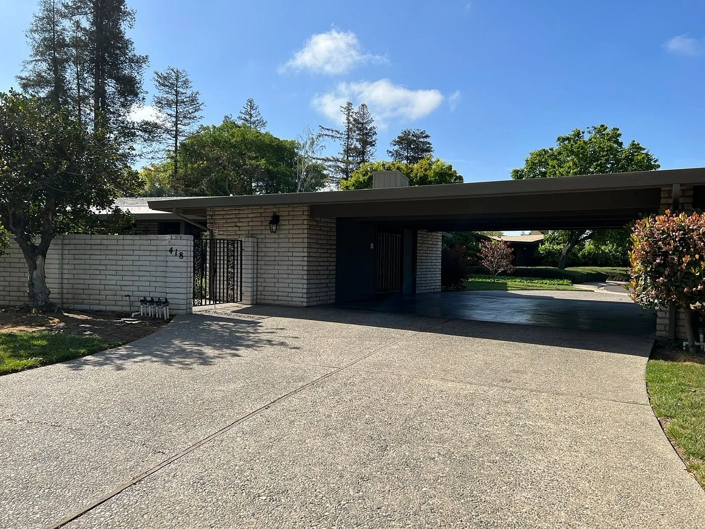 Mid-Century Modern in sought after Sherwood Forest neighborhood! — Photo 3
