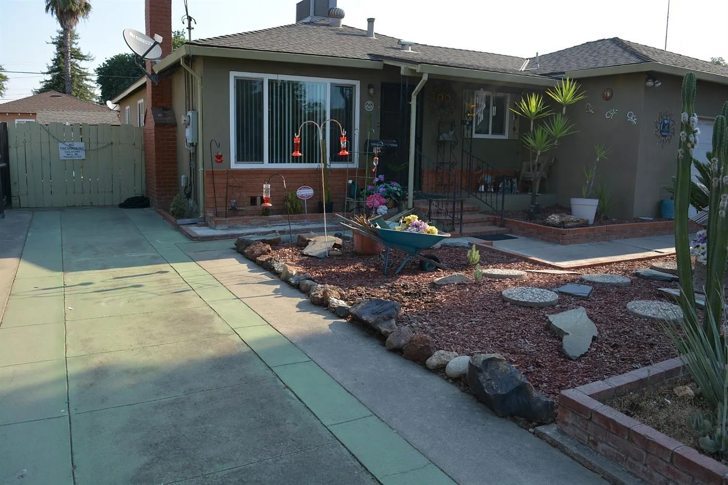 1825 Silverwood Ave photo 1