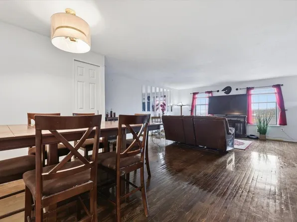 3617 Lincoln Terrace image 1 of 30