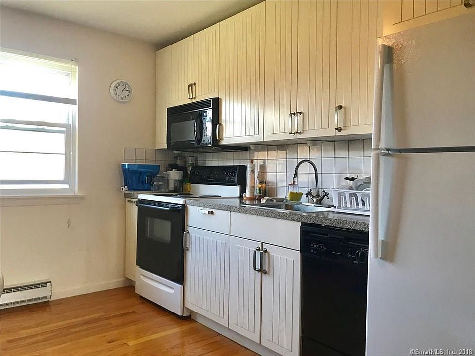 1st image of 18 Belair Dr #18