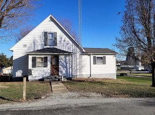 2011 Summit St, Hillsboro, IL 62049