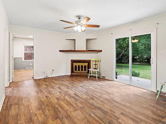 4th image of 208 Sylvan Rd