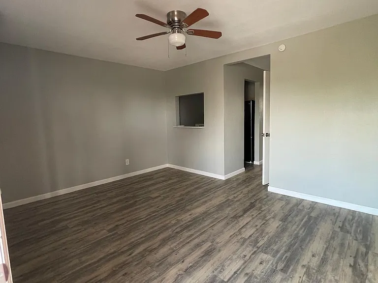 306 W Saint Francis St #7 — Photo 2
