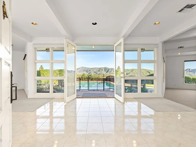 13922 Foothill Rd — Photo 4