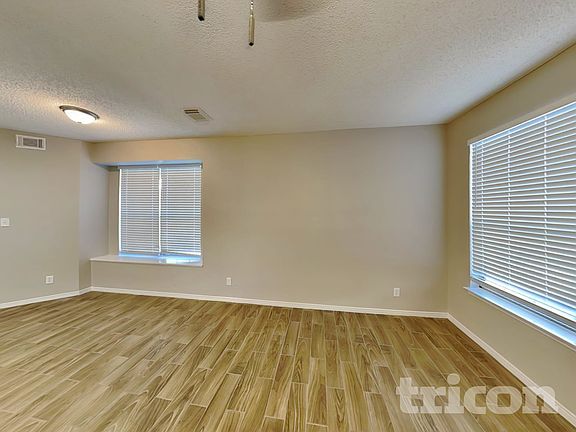 5th image of 317 Meandering Way Ct