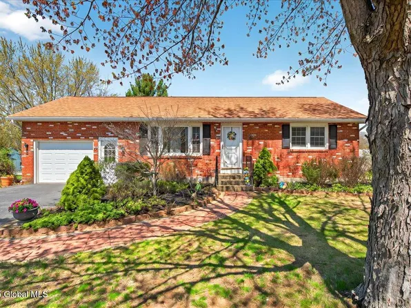 6 Concord Drive, Colonie, NY 12309