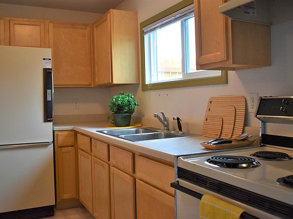 3rd image of 1652 S 13th St W #B