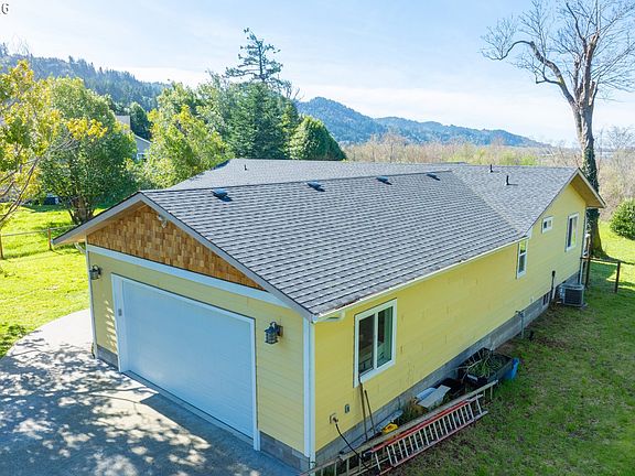 5th image of 95639 Jerrys Flat Rd