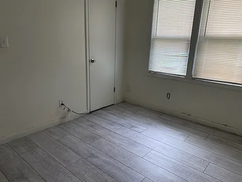 2427 W Graber St — Photo 14