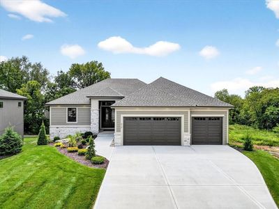 915 Savannah Ln, Greenwood, MO, 64034