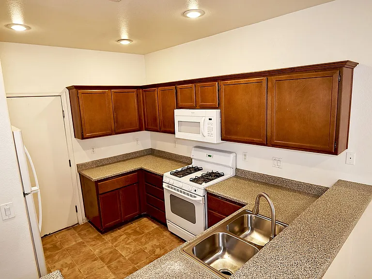 6206 Standing Elm St — Photo 6