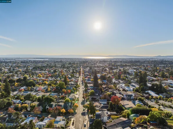 2965 Carlsen St, Oakland, CA 94602