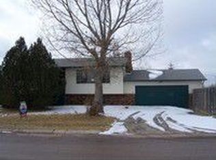 924 Cherry Ln, Gillette, WY 82716