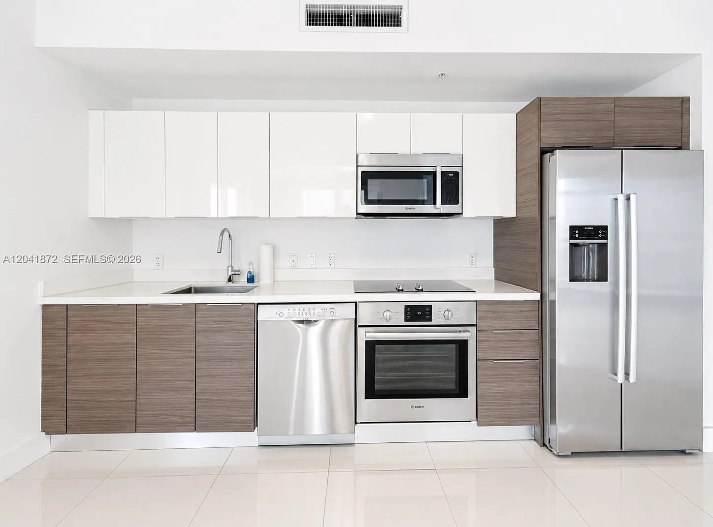 2 bed, 2.5 bath, 1124 sqft, $4,100 — Photo 4