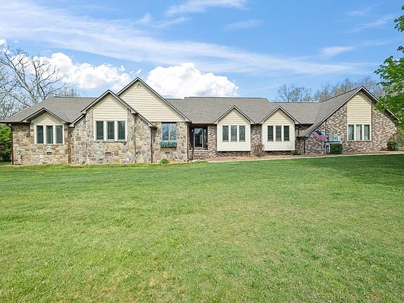 3rd image of 66 Russett Ln